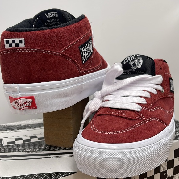 Vans Men’s Skate Half Cab
Pig Suede Brick
VN0A5KYABRI Sneakers - Picture 9 of 16